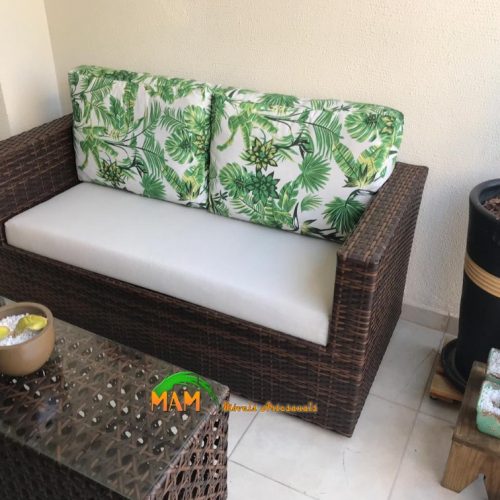 mam-moveis-ambientes-sofa-de-2-lugares-compacto-em-fibras-sinteticas-para-varandas-pequenas–atlanta
